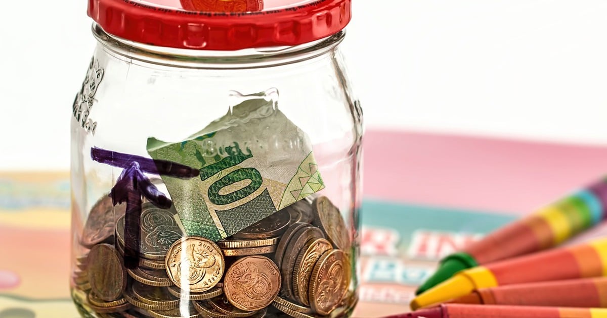 South Africans under financial pressure urged to review budgets rather than give up saving